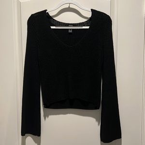 Forever 21 flare sleeve v neck sweater, size M